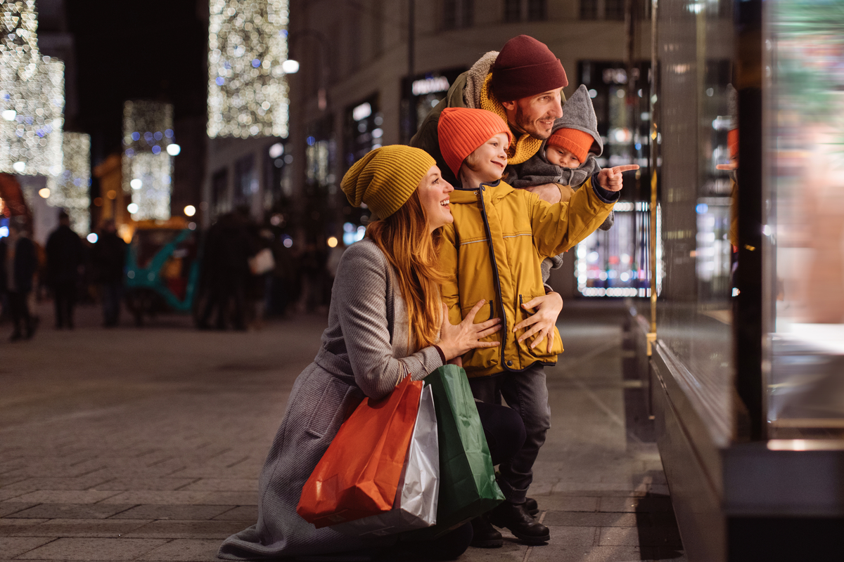 Cover image 1 for 2023 Holiday Spending Outlook
