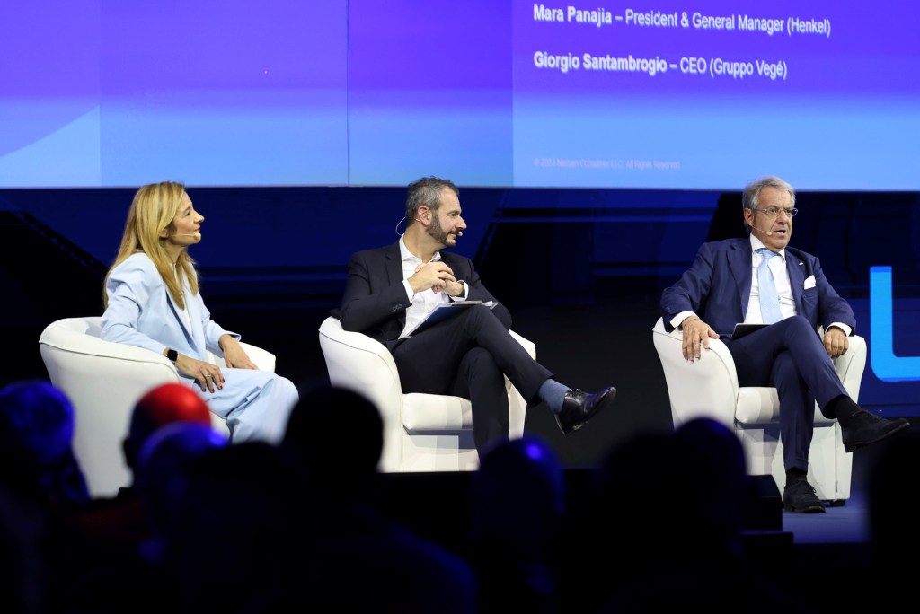 Foto dei relatori sul palco de Linkontro