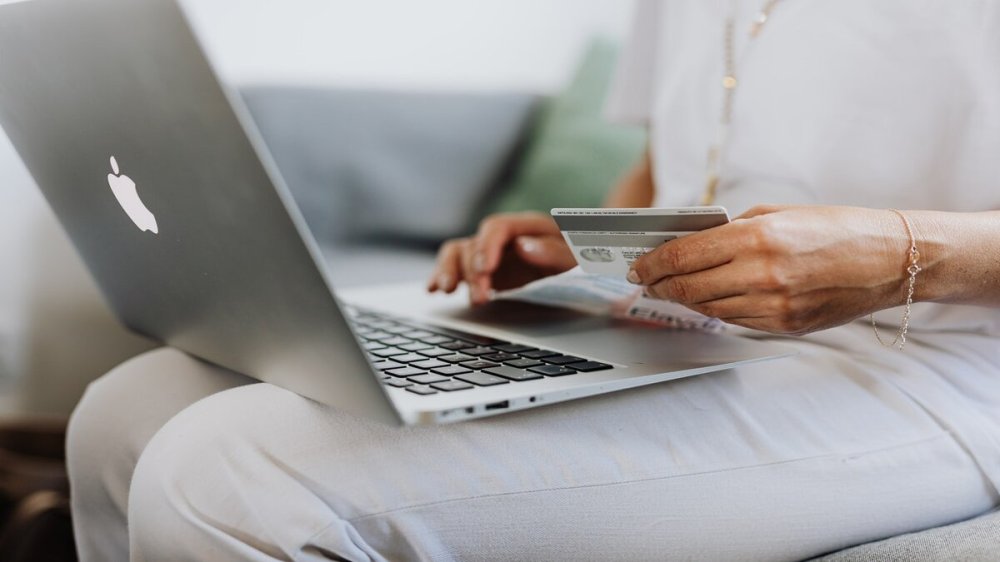 Hero image for In-store tech may boost the brick-and-mortar retail resurgence