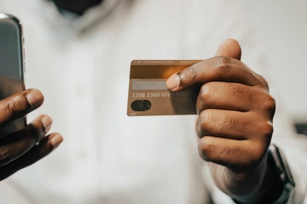 Hero image for E-commerce in the UK: 4 key trends for 2023