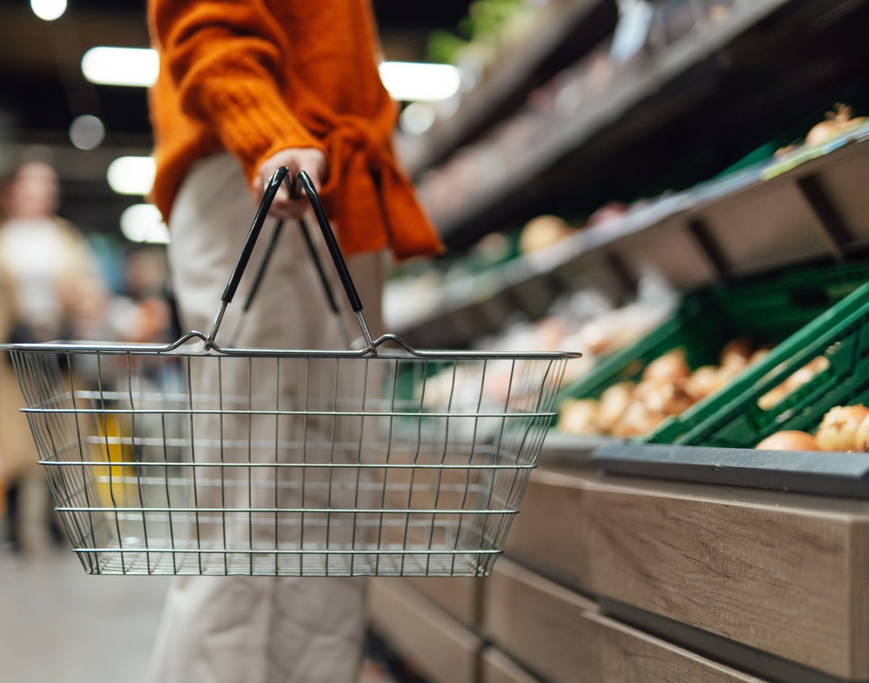 Cover image 2 for Consumer Outlook: Guide to 2025