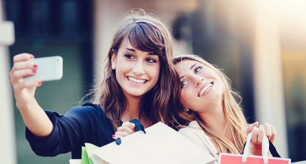 Hero image for More retailers empowering Saudi nationals in integrating women into the workforce