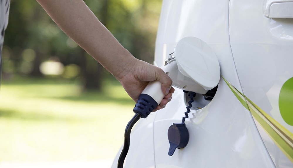 Hero-Bild zu Wie bewerten Verbraucher Elektromobilität in Deutschland