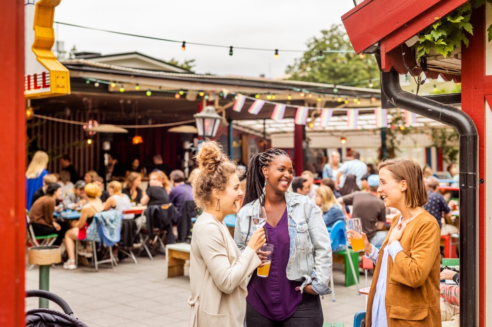 Hero-Bild zu On Premise Consumer Pulse Report für Deutschland: Juni 2025