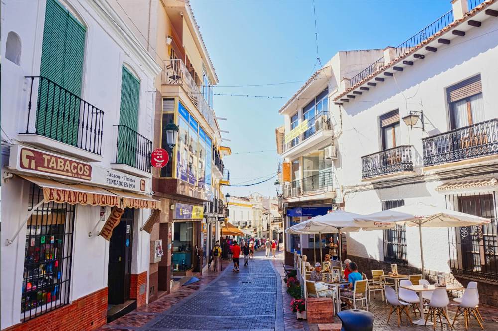 Hero image for Unlock the full On-Premise landscape in Spain with NIQ’s Outlet Index