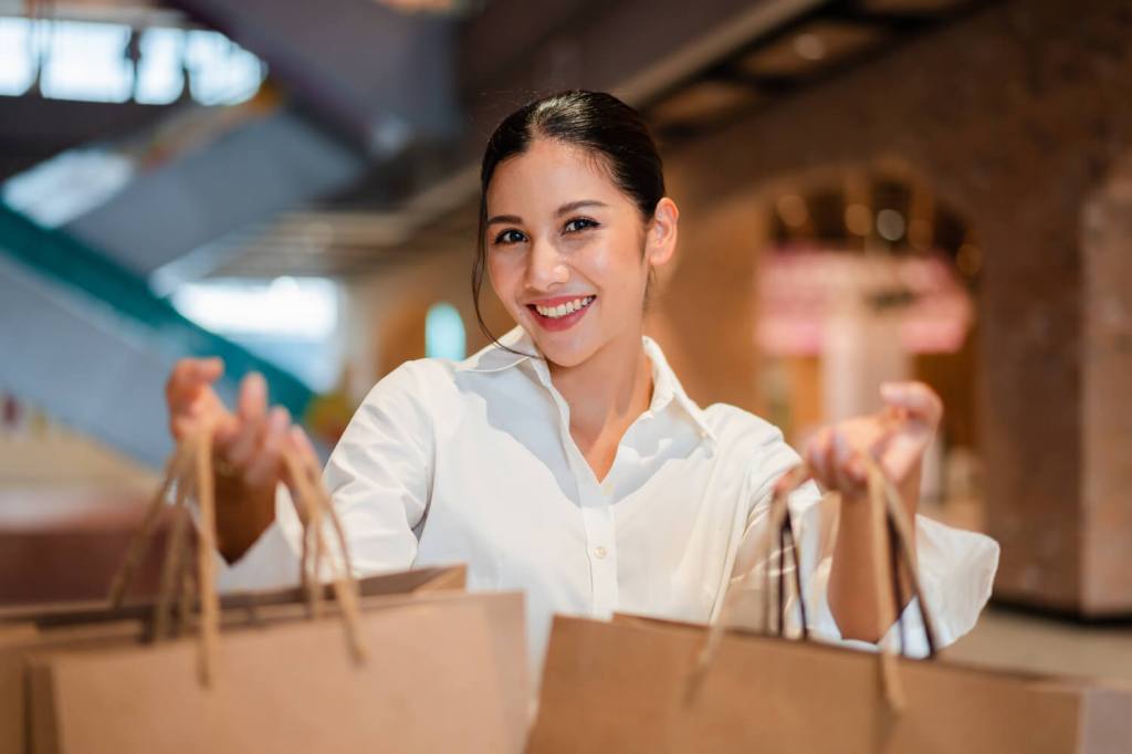 Cover image 2 for Consumer Outlook: Consumption trends and future forecasts